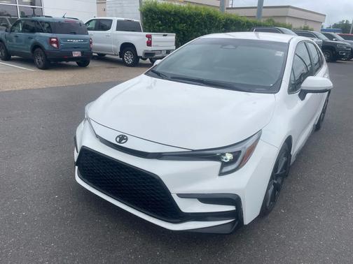 Ice Cap 2024 Toyota Corolla SE