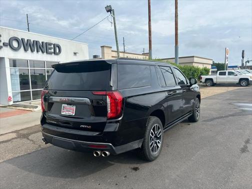 2022 GMC Yukon XL AT4