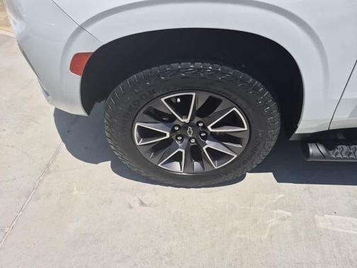 Summit White 2022 Chevrolet Tahoe Z71