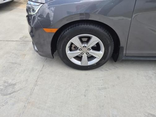 SILVER 2018 Honda Odyssey EX-L