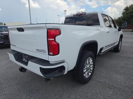 Summit White 2024 Chevrolet Silverado 2500 High Country