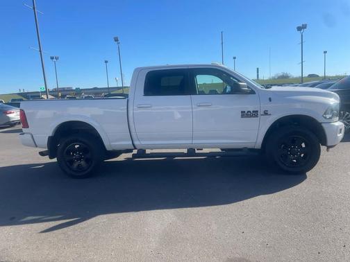 2017 RAM 2500 Big Horn 4x4 Crew Cab 64 Box
