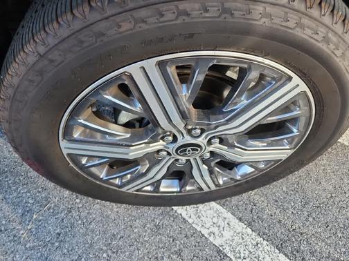 2023 Toyota Tundra Hybrid Capstone