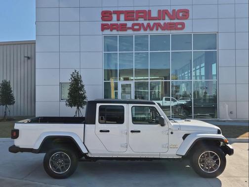 2023 Jeep Gladiator Overland