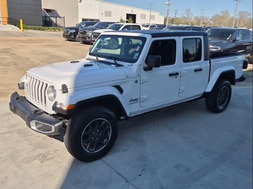 2023 Jeep Gladiator Overland