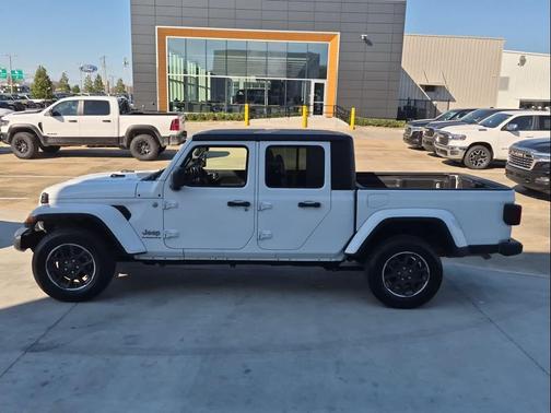2023 Jeep Gladiator Overland