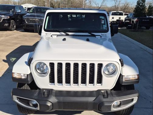 2023 Jeep Gladiator Overland