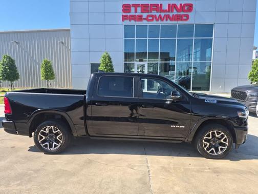 Diamond Black Crystal Pearlcoat 2025 RAM 1500 Laramie