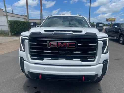 Summit White 2024 GMC Sierra 2500 AT4
