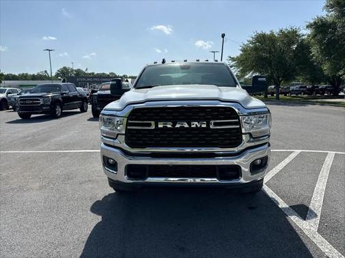 2023 RAM 3500 Big Horn 4x4 Crew Cab 8 Box