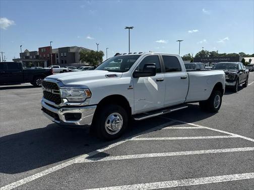 2023 RAM 3500 Big Horn 4x4 Crew Cab 8 Box