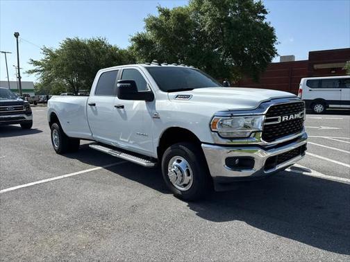 2023 RAM 3500 Big Horn 4x4 Crew Cab 8 Box