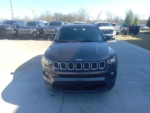2024 Jeep Compass Latitude