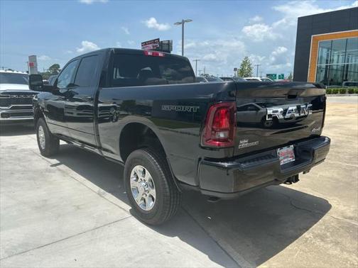 2025 RAM 2500 Big Horn 4x4 Crew Cab 64 Box