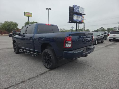 Patriot Blue Pearlcoat 2024 RAM 2500 Big Horn 4x4 Crew Cab 64 Box