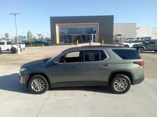 2023 Chevrolet Traverse LT Leather