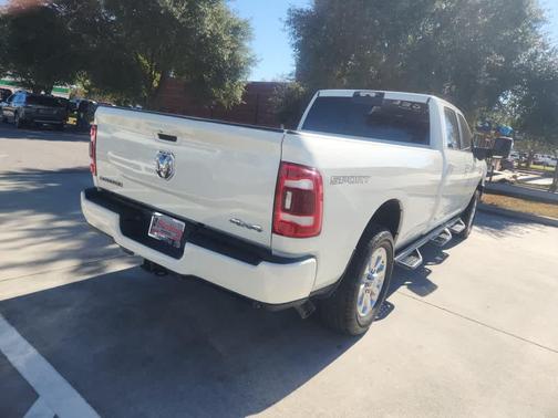 2024 RAM 3500 Laramie 4x4 Crew Cab 8 Box
