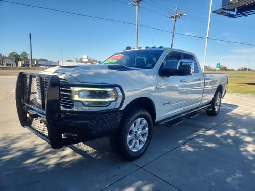 2024 RAM 3500 Laramie 4x4 Crew Cab 8 Box