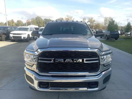 2022 RAM 2500 Tradesman 4x4 Crew Cab 64 Box