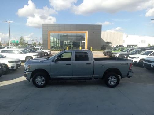 2022 RAM 2500 Tradesman 4x4 Crew Cab 64 Box