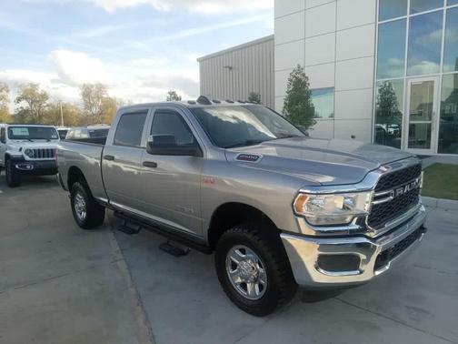 2022 RAM 2500 Tradesman 4x4 Crew Cab 64 Box