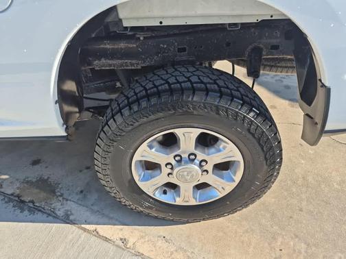 Bright White Clearcoat 2024 RAM 2500 Big Horn 4x4 Crew Cab 64 Box