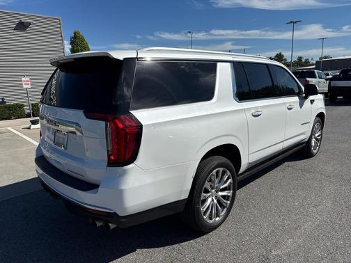 White Frost Tricoat 2022 GMC Yukon XL Denali