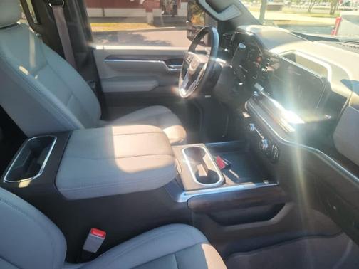 2024 GMC Sierra 2500 SLT