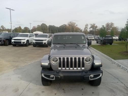 2021 Jeep Gladiator Overland