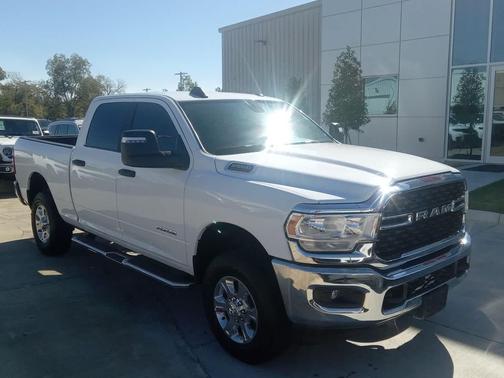 2024 RAM 2500 Big Horn 4x4 Crew Cab 64 Box