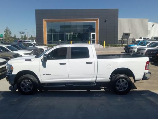 2024 RAM 2500 Big Horn 4x4 Crew Cab 64 Box