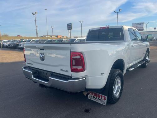 2024 RAM 3500 Laramie 4x4 Crew Cab 8 Box