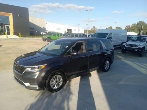 2024 Kia Carnival LX