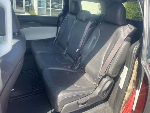 2022 Kia Carnival LXS