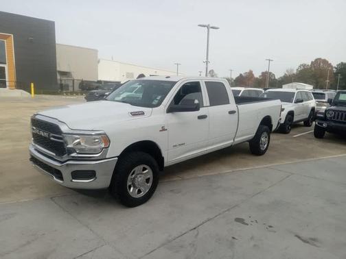 2022 RAM 2500 Tradesman 4x4 Crew Cab 8 Box