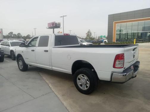 2022 RAM 2500 Tradesman 4x4 Crew Cab 8 Box