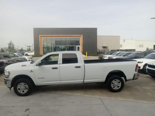 2022 RAM 2500 Tradesman 4x4 Crew Cab 8 Box