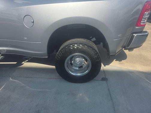 2024 RAM 3500 Tradesman 4x4 Crew Cab 8 Box