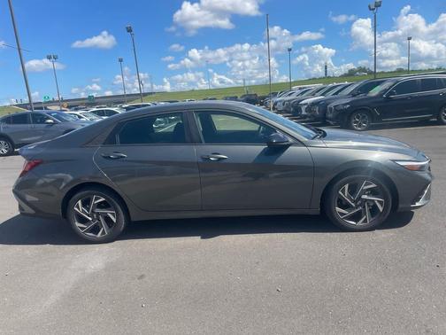 2025 Hyundai ELANTRA Sport