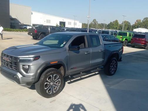 2023 GMC Canyon AT4