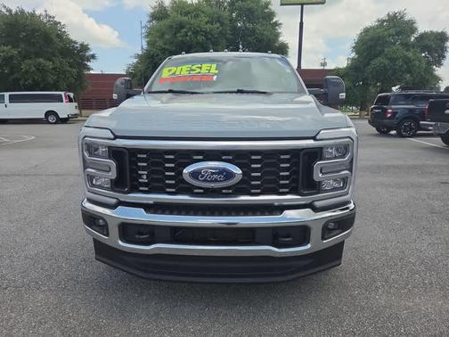 Avalanche 2025 Ford F-350 Lariat