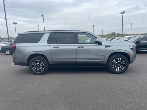 2024 GMC Yukon XL AT4