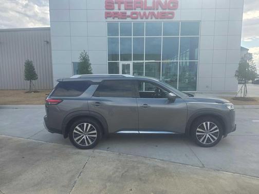 2022 Nissan Pathfinder Platinum