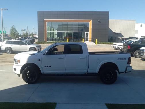 2020 RAM 2500 Laramie 4x4 Crew Cab 64 Box