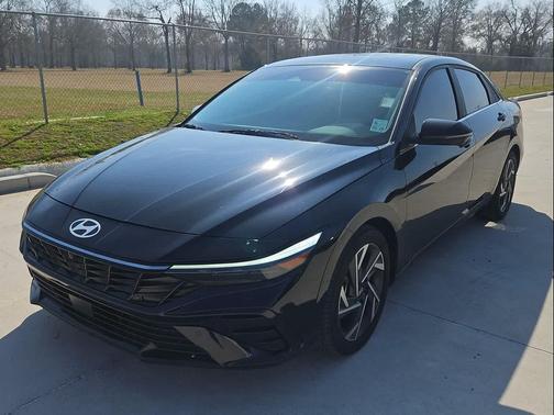 2024 Hyundai ELANTRA Limited