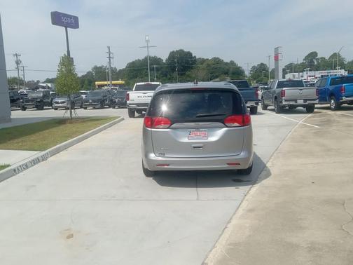 2020 Chrysler Voyager L