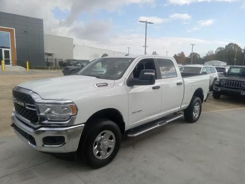 2024 RAM 2500 Big Horn 4x4 Crew Cab 64 Box