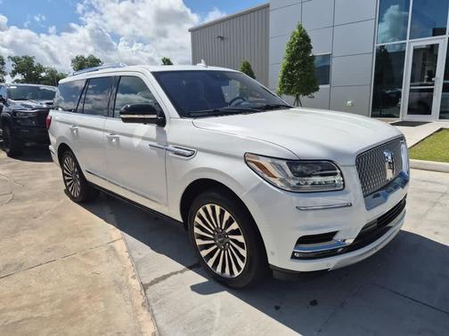 Pristine White 2020 Lincoln Navigator Reserve