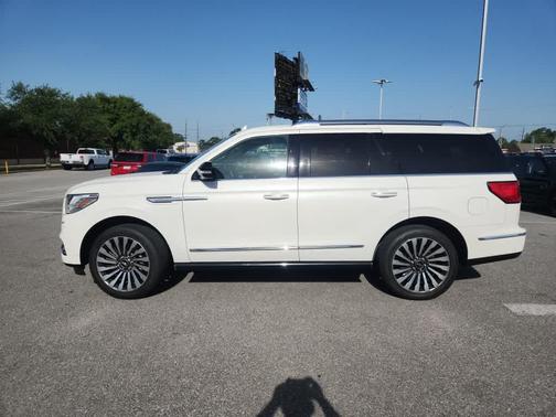 Pristine White 2020 Lincoln Navigator Reserve