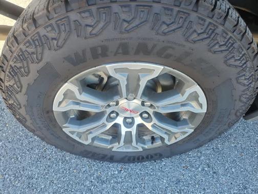 2024 GMC Sierra 1500 SLE